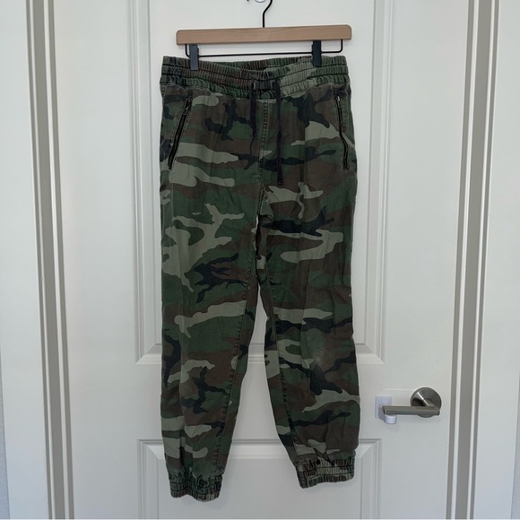TNA Camo Alix Pants with Relaxed Fit and Elastic Waistband Size M - Picture 2 of 6